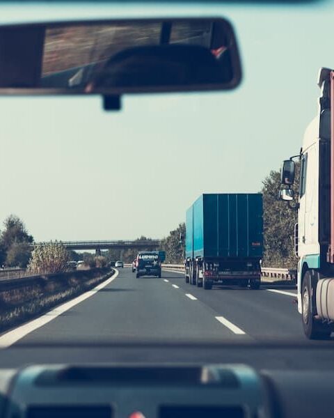 How To Choose The Right Trucking Injury Lawyer For Your Case